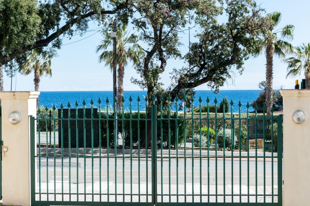Apartamento Cosy Studio Just A Stone'S Throw From The Beach Sainte-Maxime Exterior foto